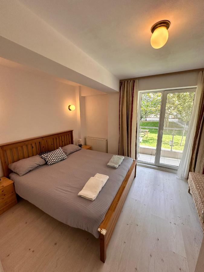 Manolaire Airport Residence Otopeni Kültér fotó