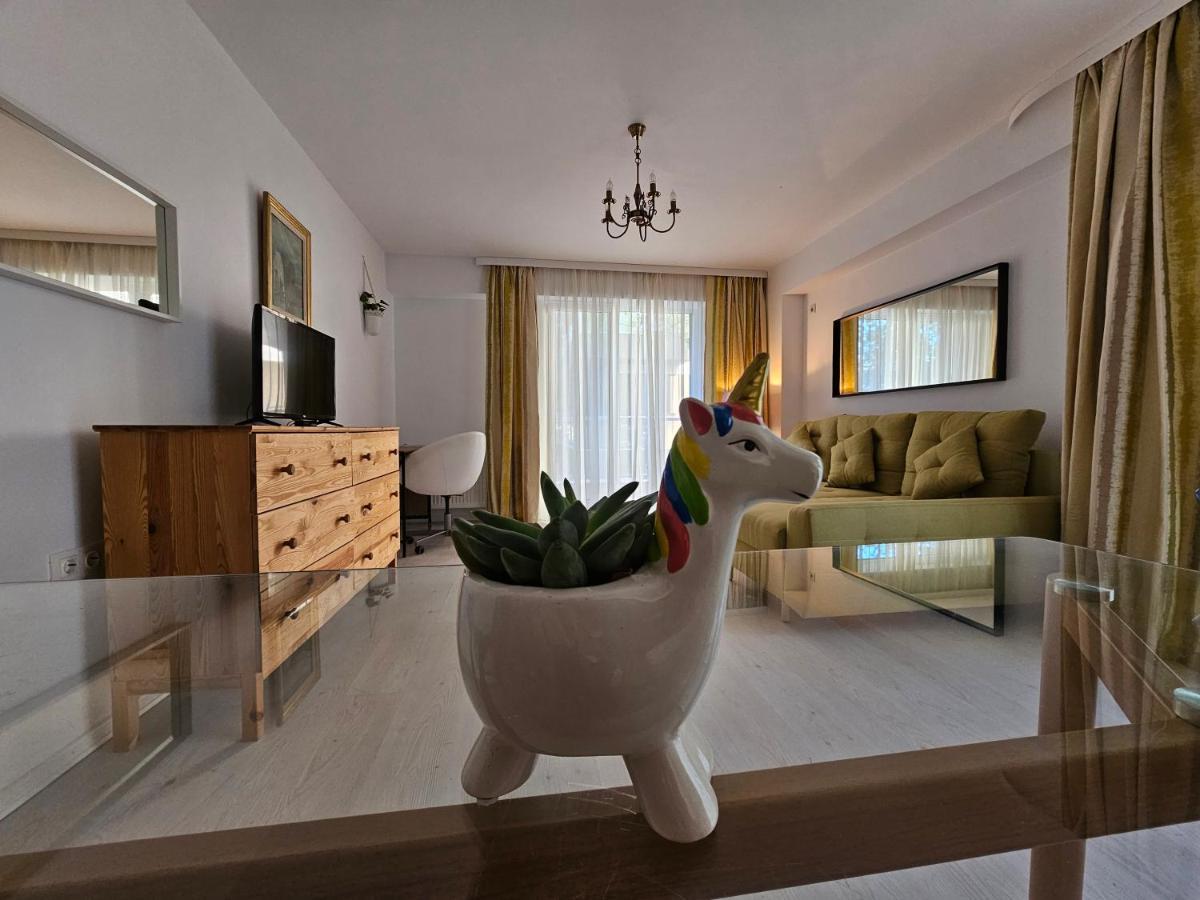 Manolaire Airport Residence Otopeni Kültér fotó