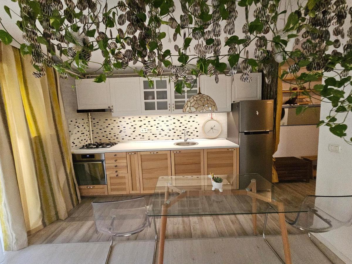 Manolaire Airport Residence Otopeni Kültér fotó